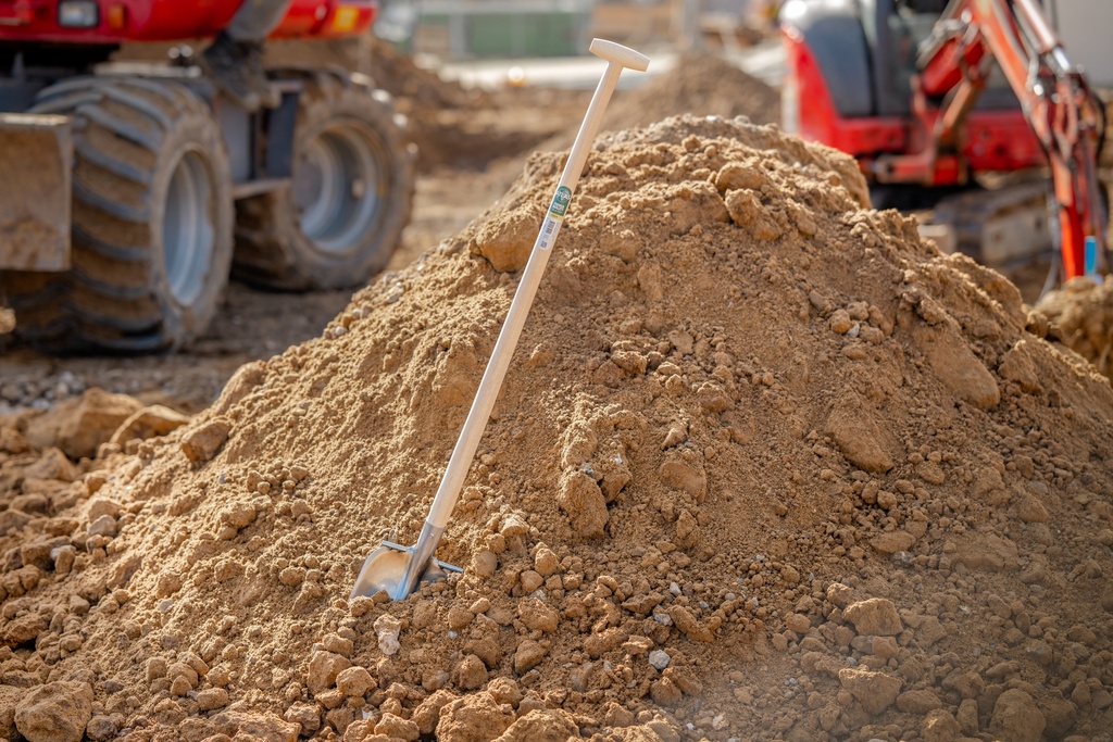 Steekbats ATLAS DIAMANT 1/4 000 gehard, gepolijst, RONDE OPSTAP, met ATLAS schopsteel 110 cm gebogen, FSC 100%