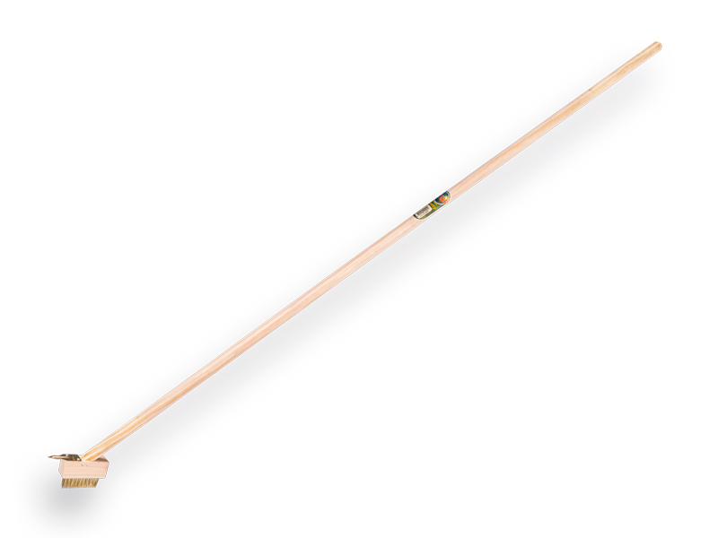 [1308242] Brosse à joints en acier pour pavés ATLAS fil d'acier trempé, avec grattoir et manche IKAPE 150 x 2,8 cm. FSC 100%