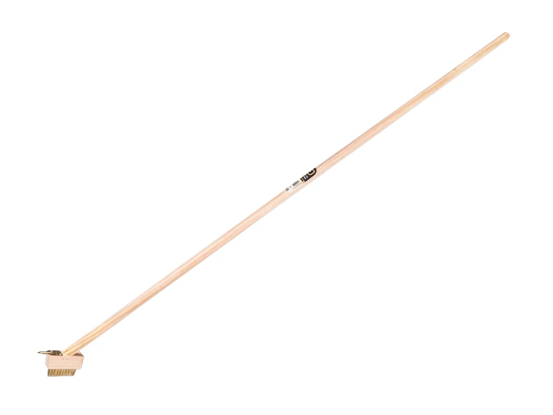 Brosse à joints en acier pour pavés Jimmy trempé fil d’acier, avec scratcher et manche IKAPE 150 x 2,8 cm. FSC 100%